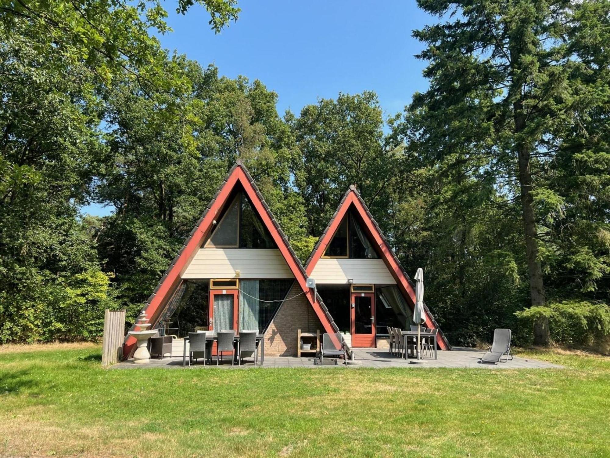 Lovely Holiday Home In Limburg Amid Lush Forest Stramproy Esterno foto